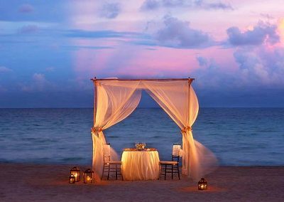 Dîner romantique à la plage